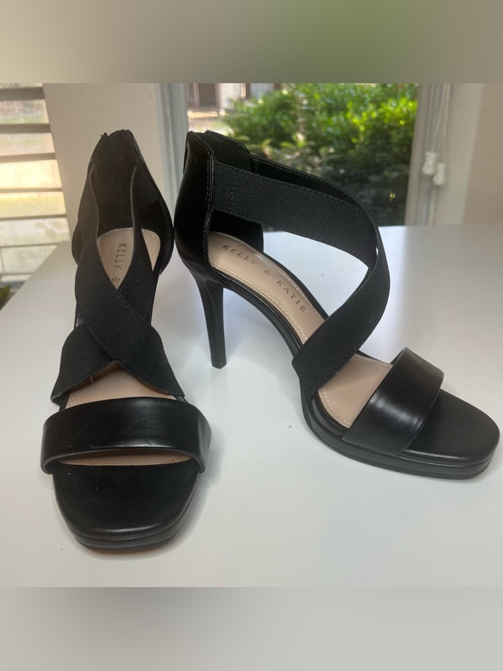 Kelly & Katie Cortlyn Black Strappy High Heel Sandals Sz 6.5 New
